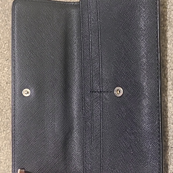 Michael Kors saffiano wallet - Picture 3 of 5
